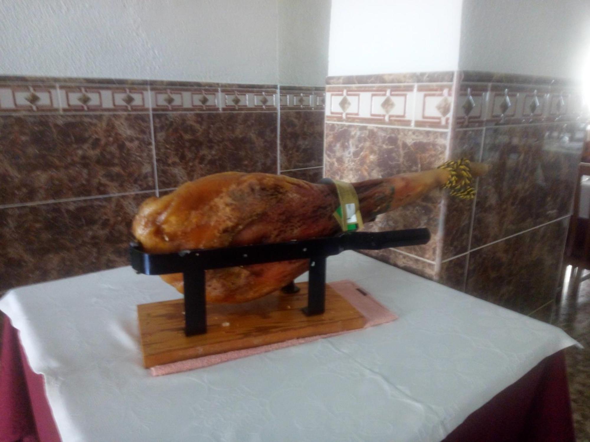 Hostal Miguel 칼라온다 외부 사진